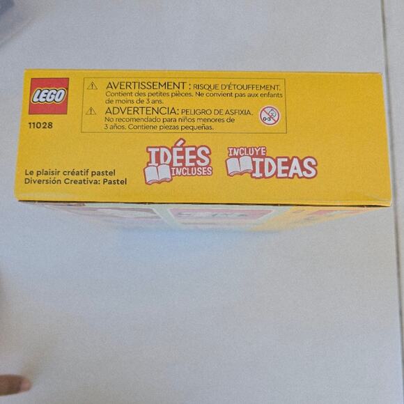 LEGO Classic Creative Pastel Fun (11028) building set. - Picture 4 of 6